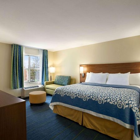 Days Inn & Suites By Wyndham Altoona Ngoại thất bức ảnh