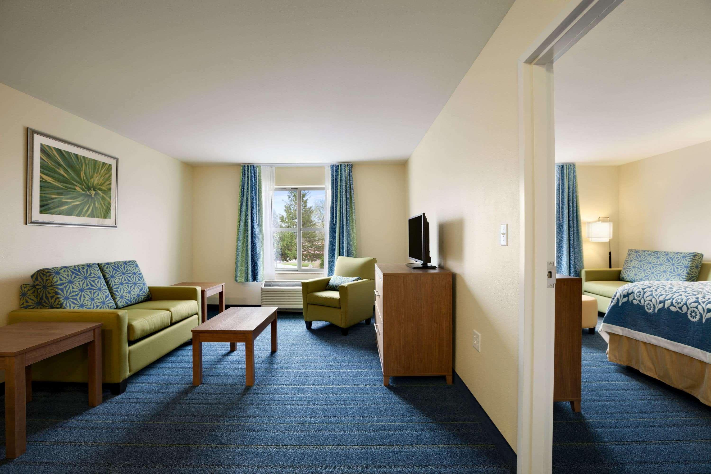 Days Inn & Suites By Wyndham Altoona Ngoại thất bức ảnh