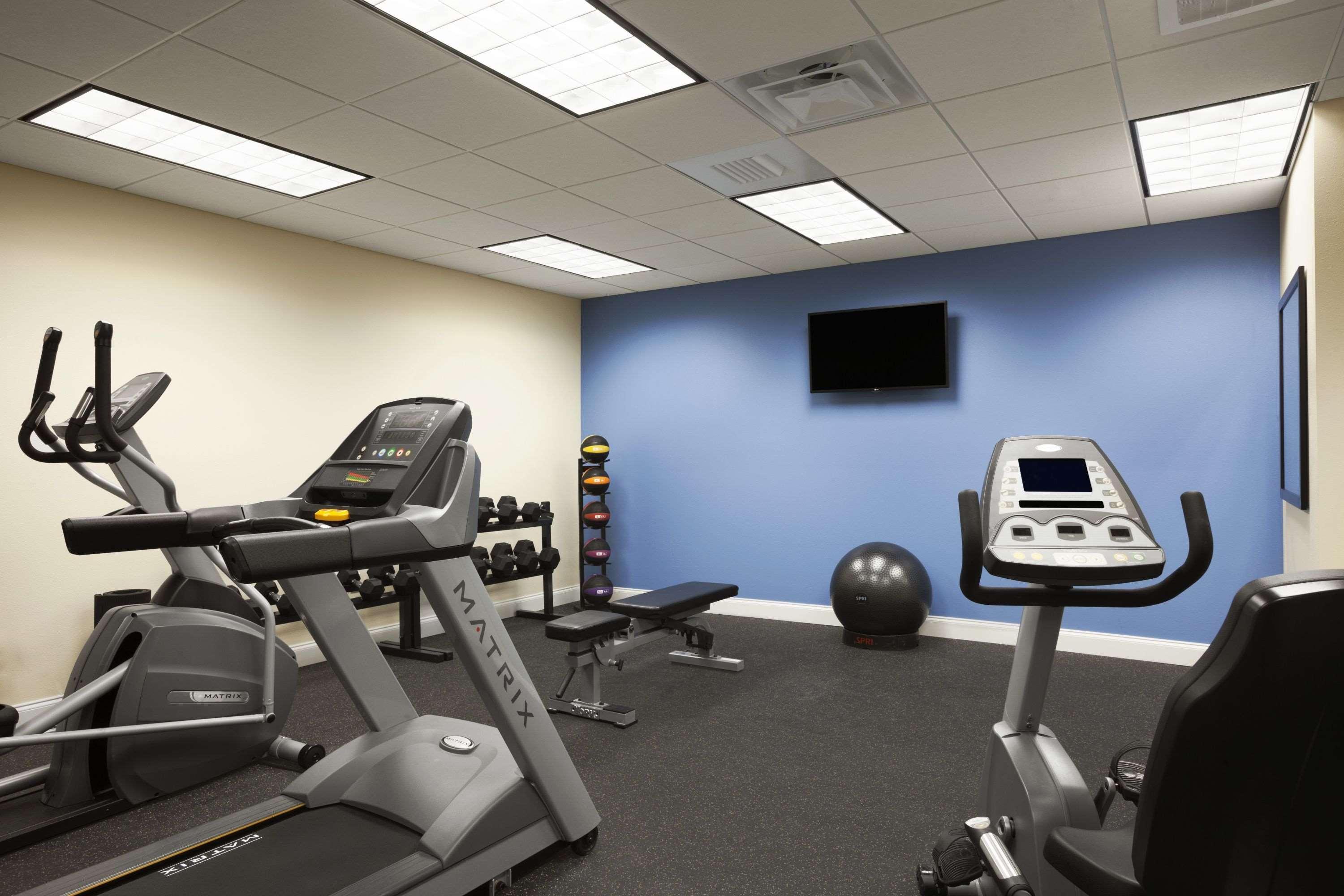 Days Inn & Suites By Wyndham Altoona Ngoại thất bức ảnh