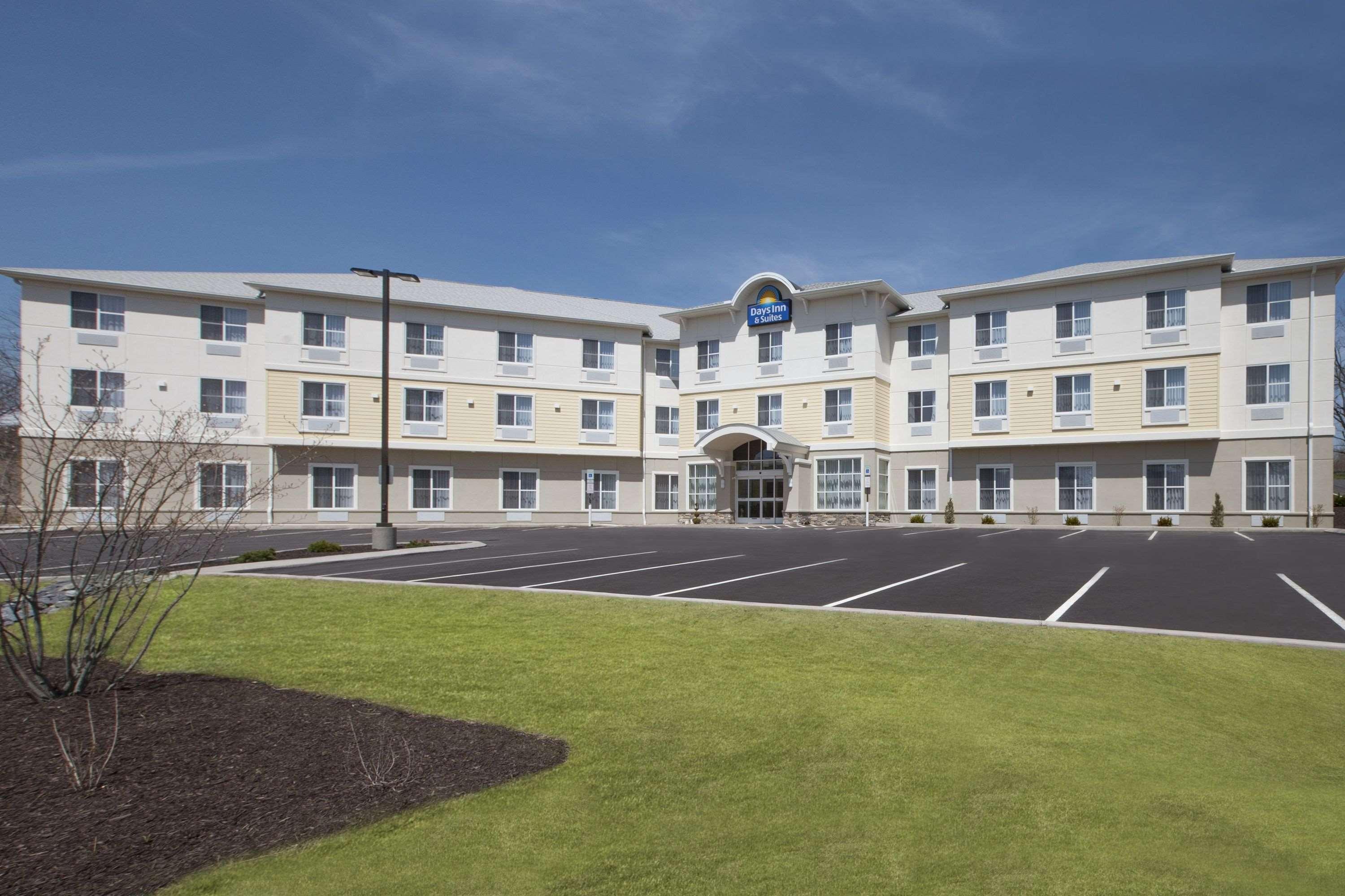 Days Inn & Suites By Wyndham Altoona Ngoại thất bức ảnh